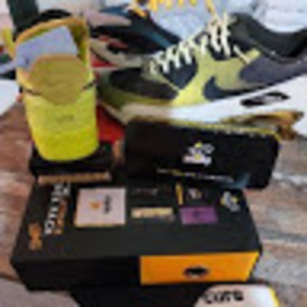 Meet your Posher, Sneaker